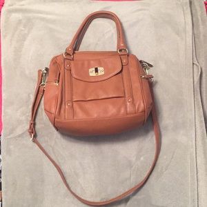 Brown shoulder bag.